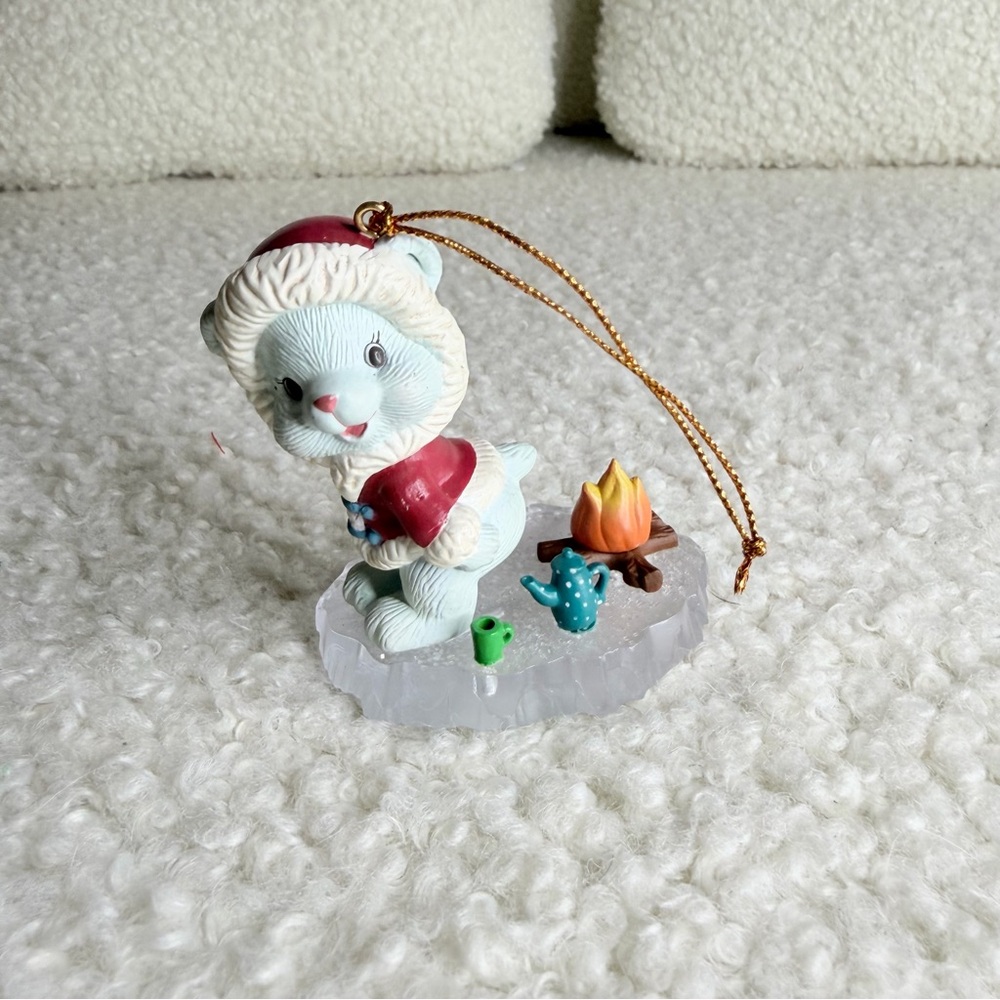 Lustre Fame Mouse Ornament Mouse On Ice With Fire And Tea